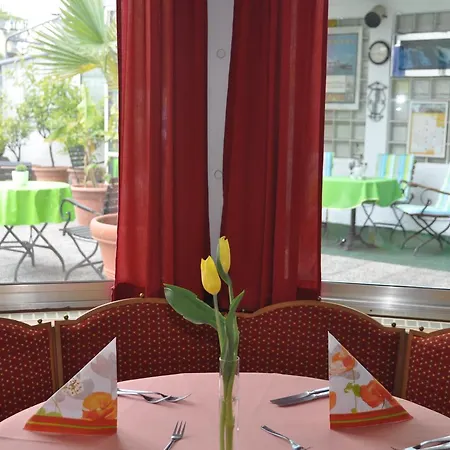 Aparthotel Stadtgarten 3*